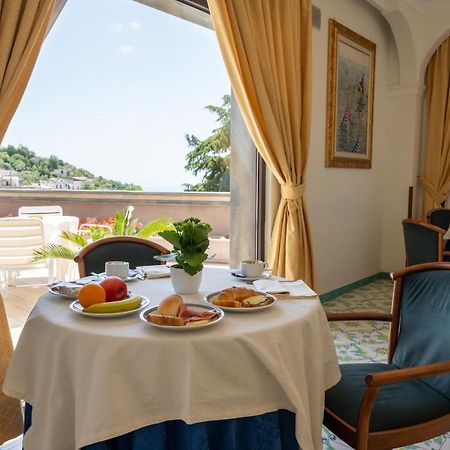 Hotel Montana SantʼAgata sui Due Golfi Kültér fotó