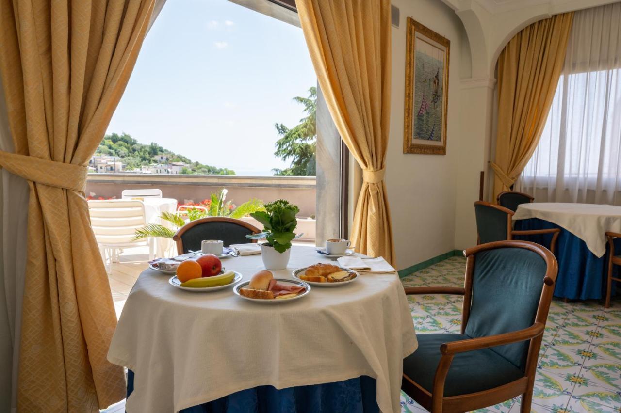 Hotel Montana SantʼAgata sui Due Golfi Kültér fotó