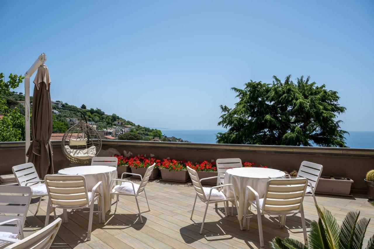 Hotel Montana SantʼAgata sui Due Golfi Kültér fotó