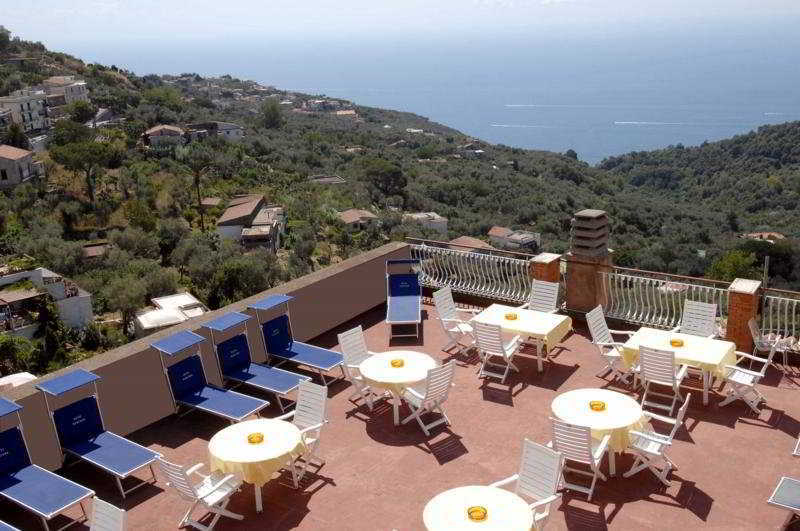 Hotel Montana SantʼAgata sui Due Golfi Kültér fotó