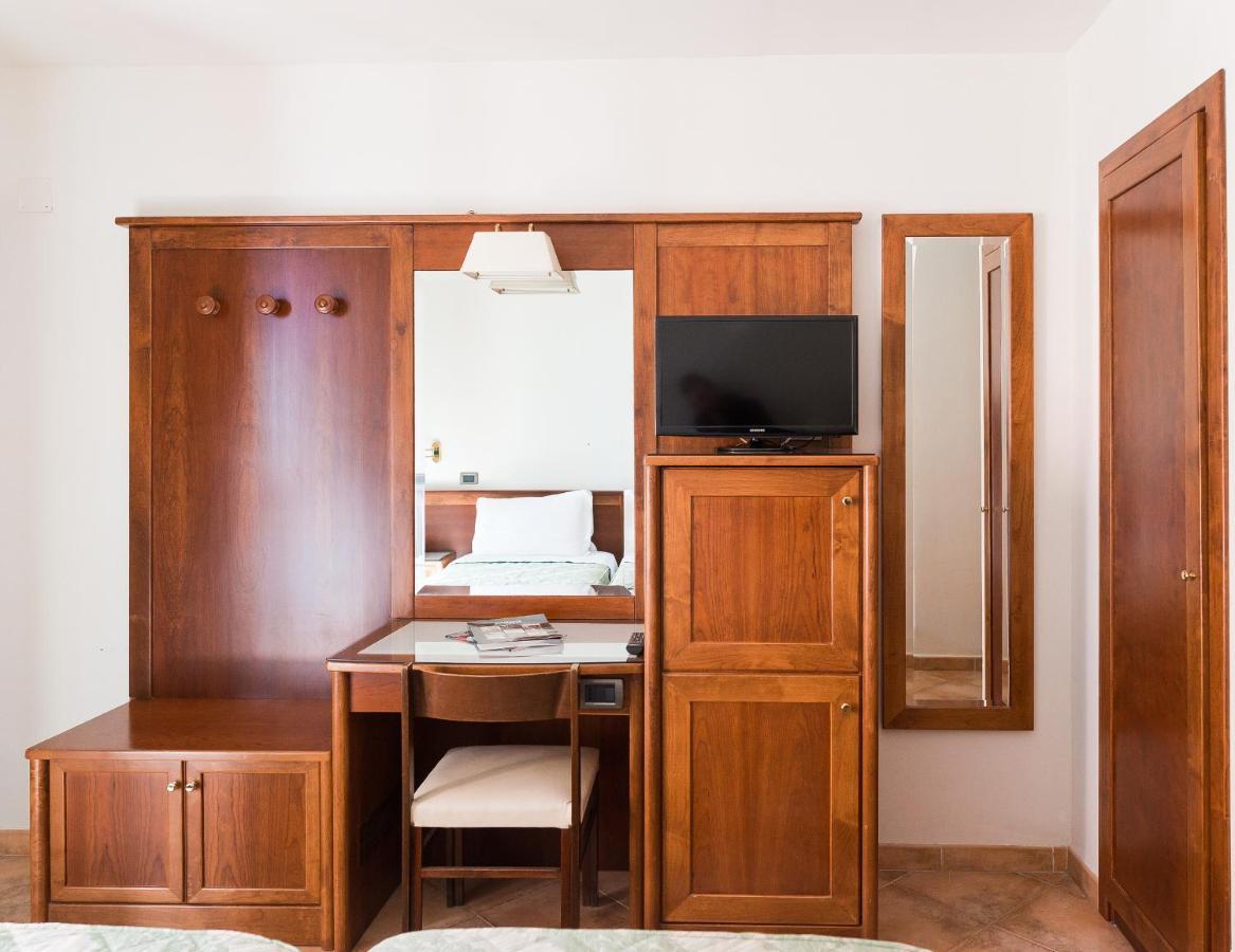 Hotel Montana SantʼAgata sui Due Golfi Kültér fotó