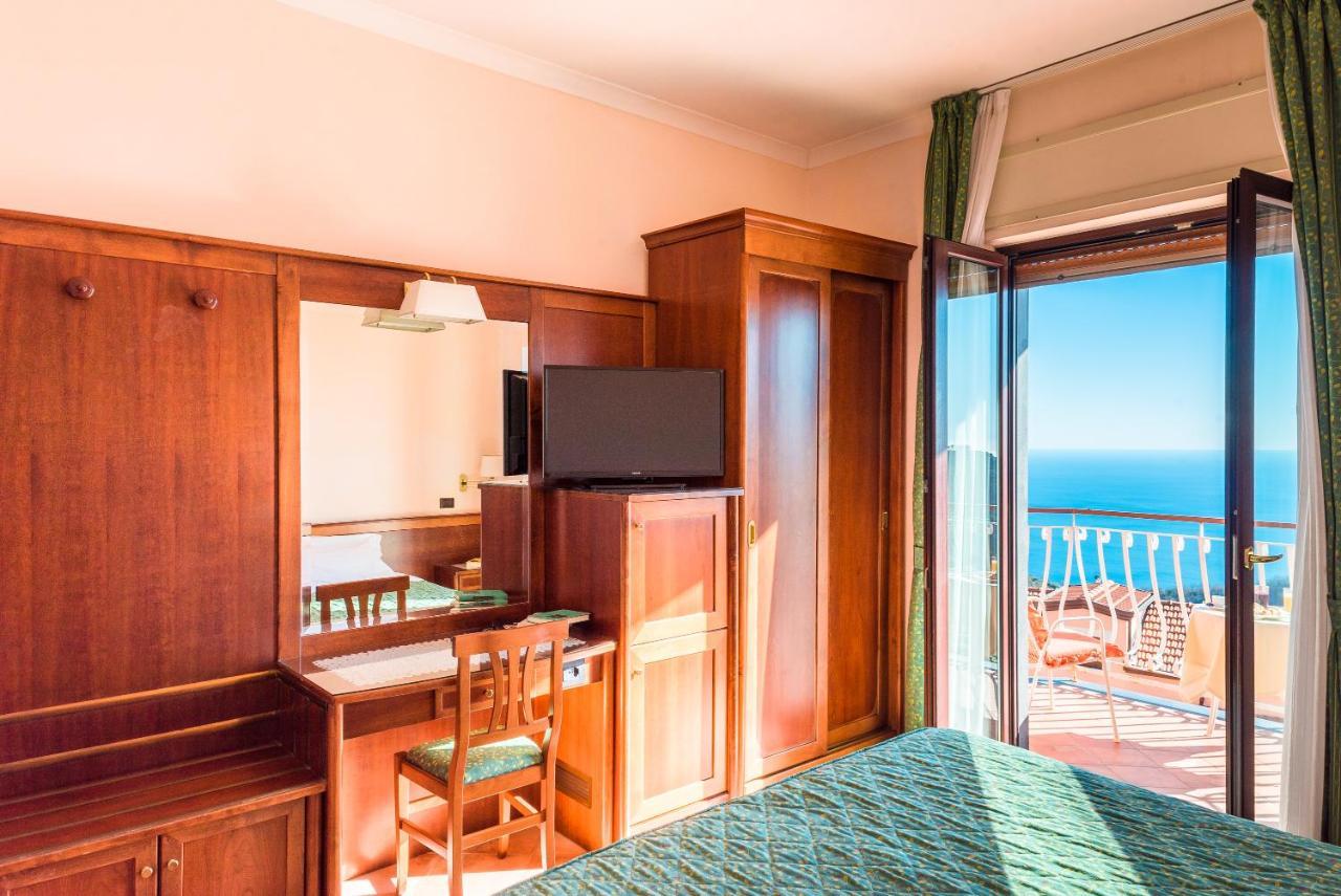 Hotel Montana SantʼAgata sui Due Golfi Kültér fotó