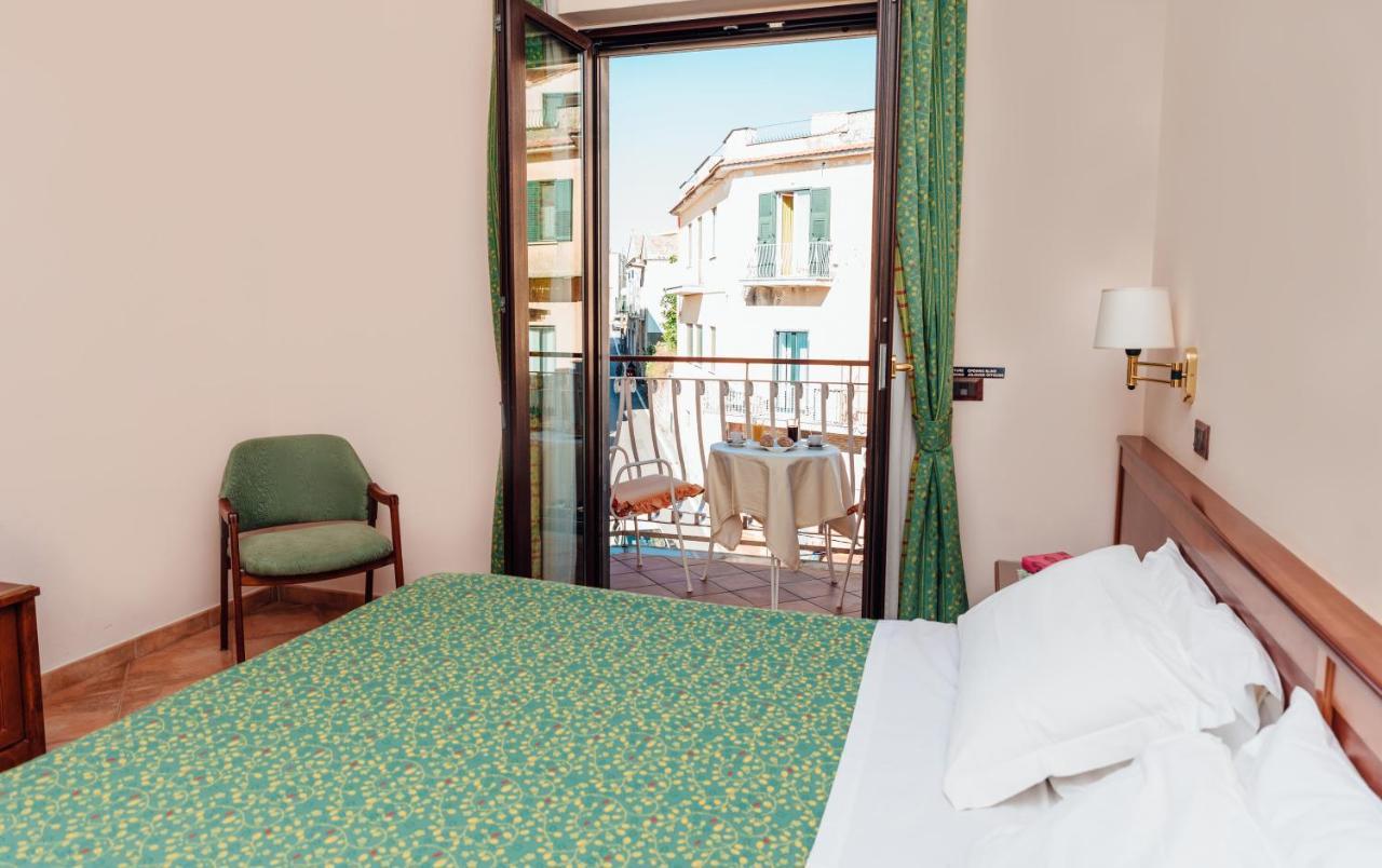 Hotel Montana SantʼAgata sui Due Golfi Kültér fotó