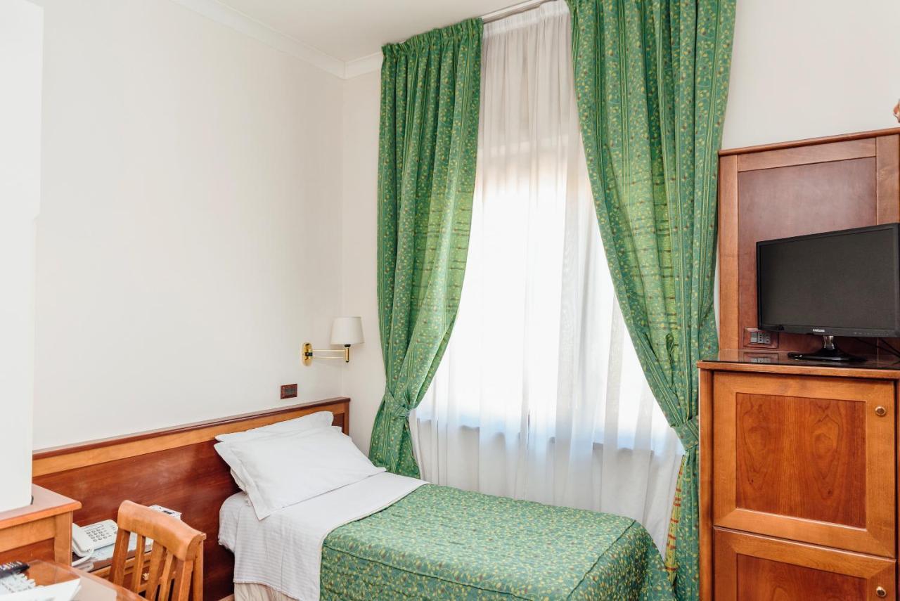 Hotel Montana SantʼAgata sui Due Golfi Kültér fotó