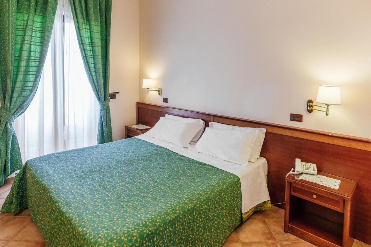 Hotel Montana SantʼAgata sui Due Golfi Kültér fotó