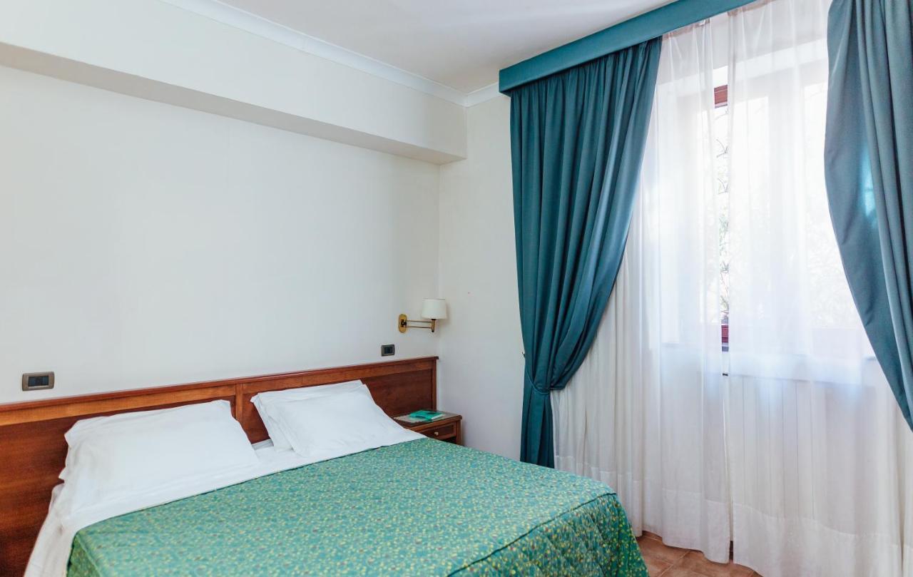 Hotel Montana SantʼAgata sui Due Golfi Kültér fotó